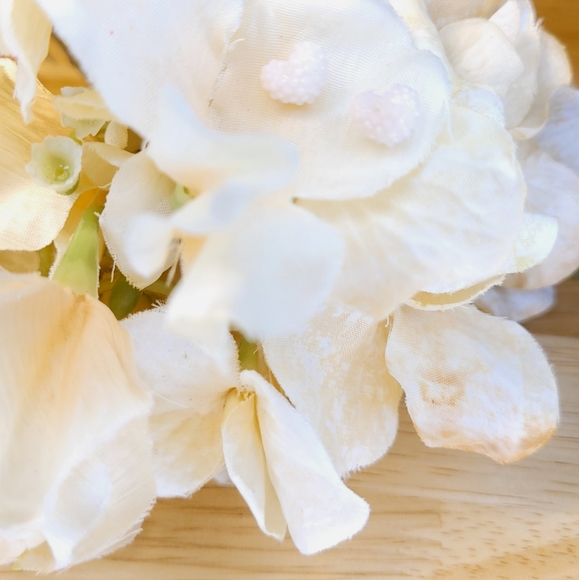 💍 Textured light pink heart earrings - Picture 2 of 6